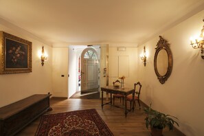 رواق