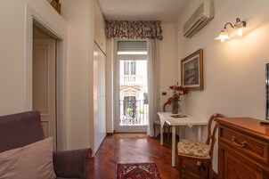 Studio, Kitchenette, City View | Minibar, in-room safe, desk, free WiFi