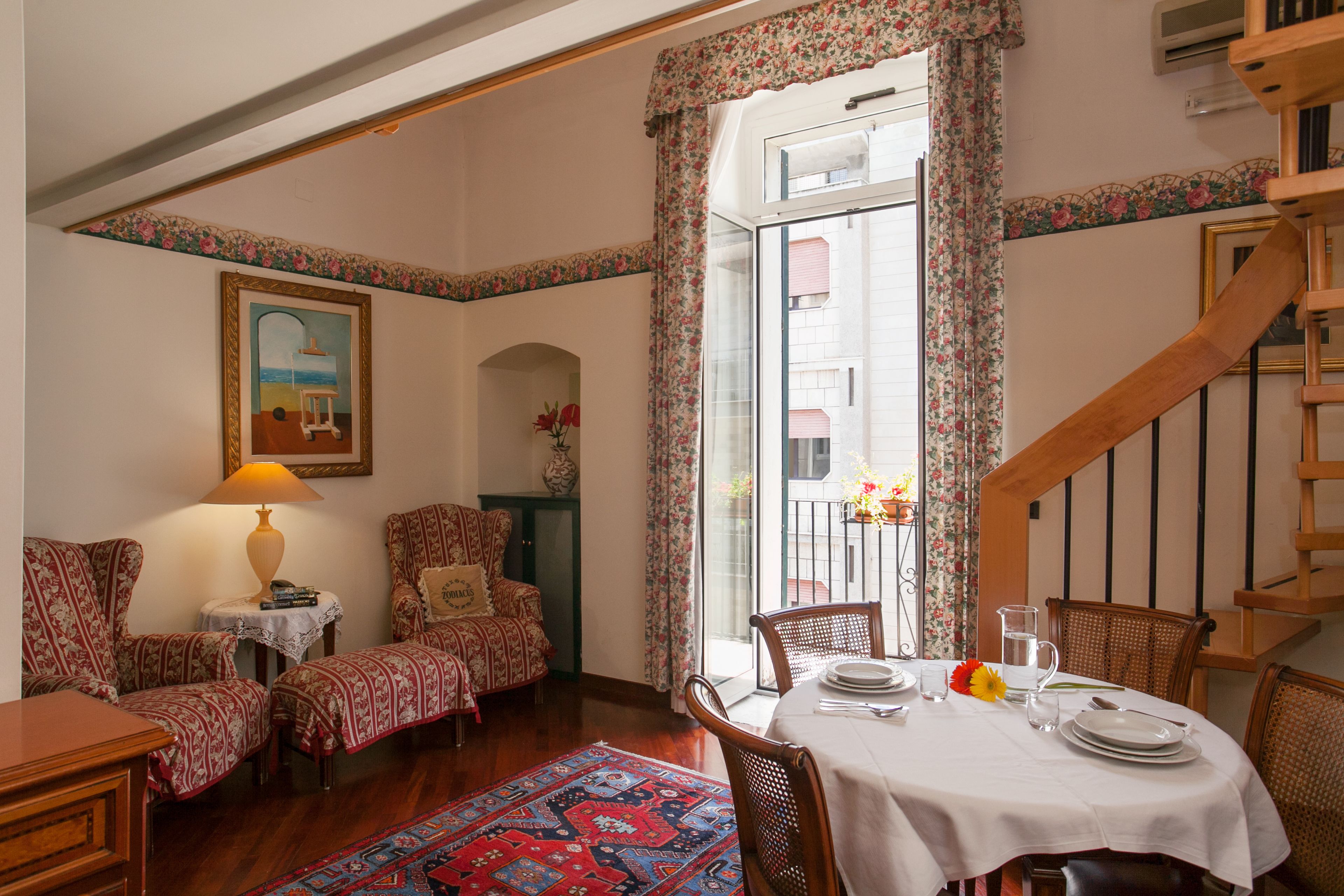 Studio, Kochnische, Stadtblick | Wohnbereich | 28-Zoll-Flachbildfernseher mit Digitalempfang, Fernseher