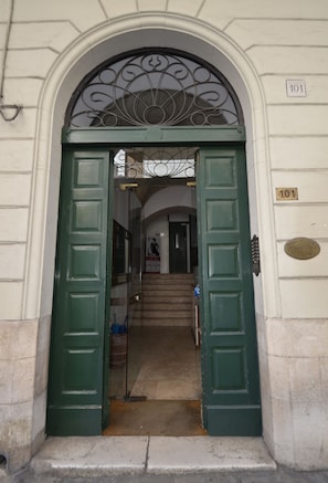 Property entrance - Zodiacus (Bari)