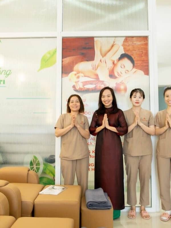 Sauna, body treatments, hot stone massages, Thai massages, body wraps