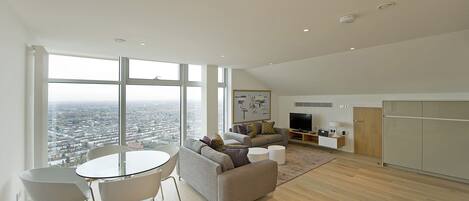 Premium Apartment, 2 Bedrooms | Living room | TV