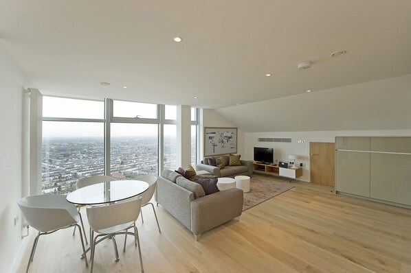 Premium Apartment, 2 Bedrooms | Living room