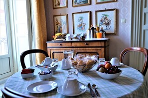 Breakfast area - B&B al Teatro Massimo (Catania)