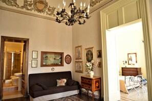 Superior Suite, Ensuite | Desk, iron/ironing board, free WiFi - B&B al Teatro Massimo (Catania)