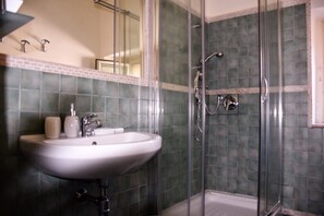 Bathroom - Al Teatro Massimo Home (Catania)