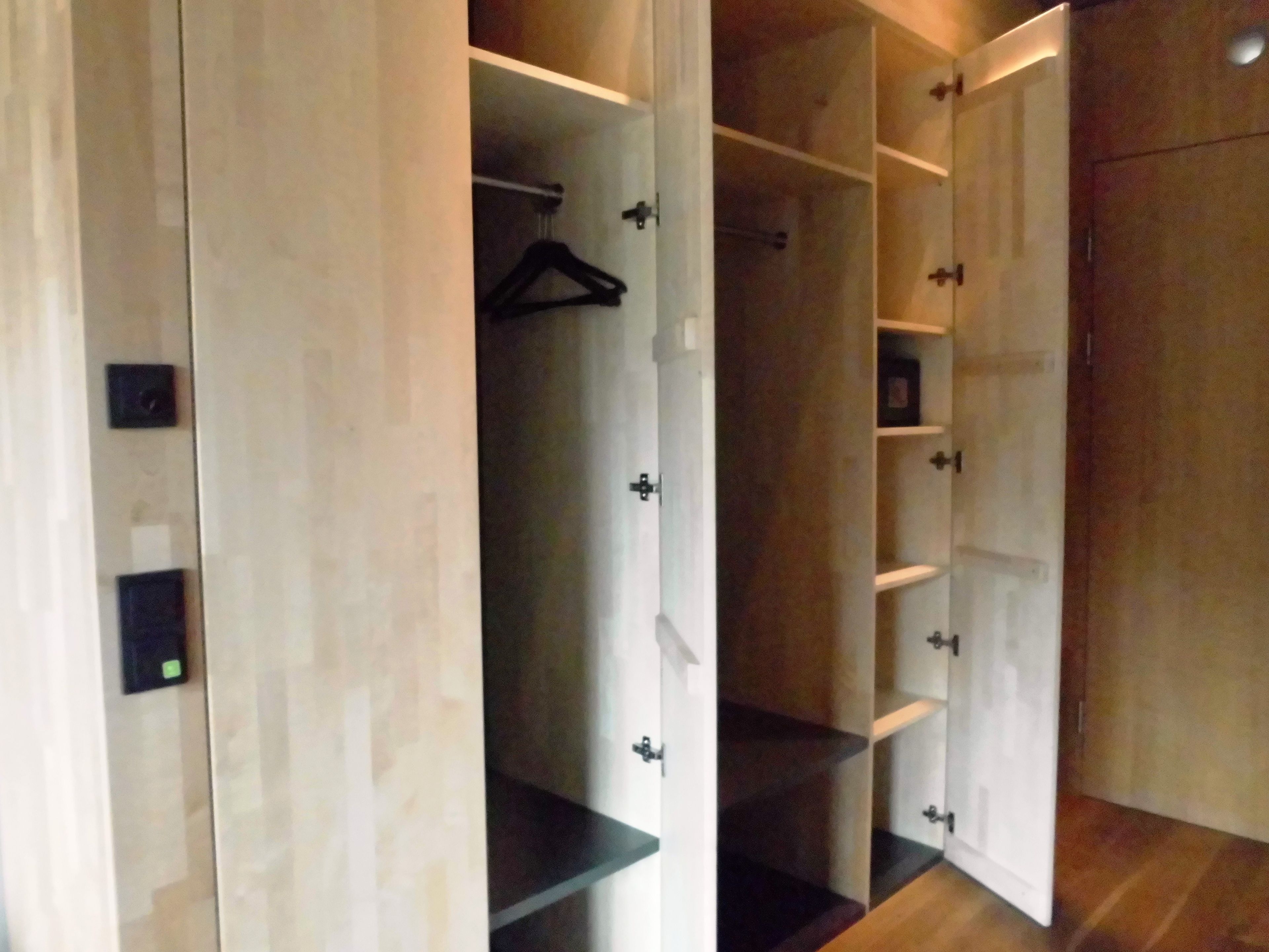 hypo-allergenic bedding, select comfort beds, in-room safe, desk