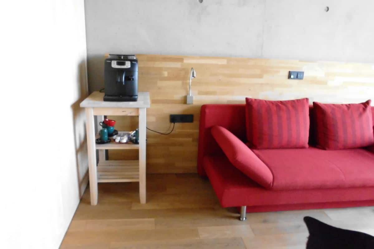 suite | coffee and/or coffee maker