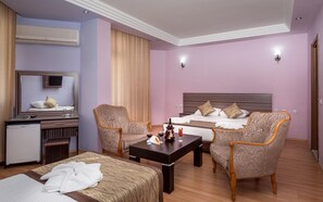 Minibar, schallisolierte Zimmer, kostenloses WLAN, Rollstuhlgeeignet