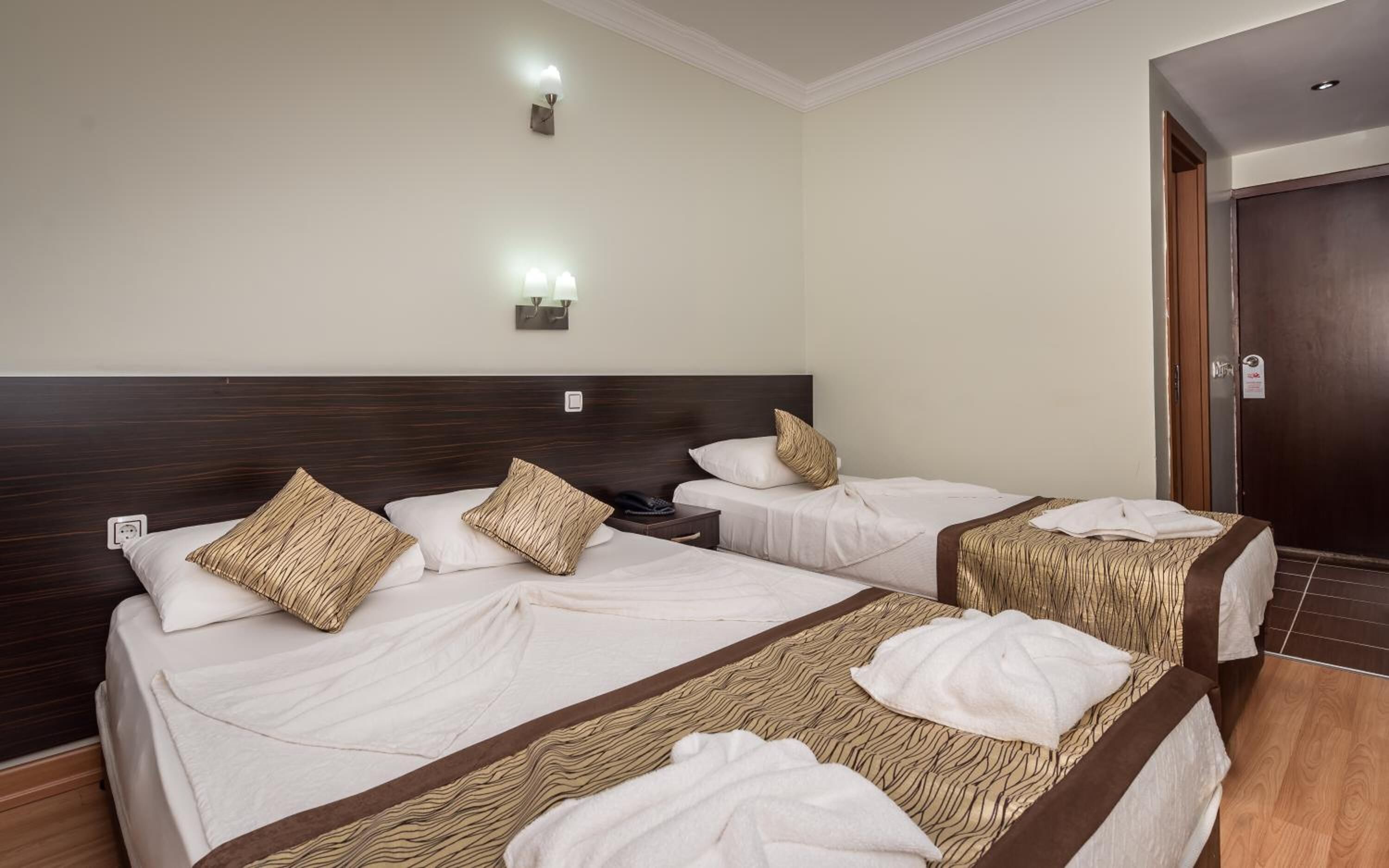 ميني بار وتجهيزات عازلة للصوت وواي فاي مجانًا