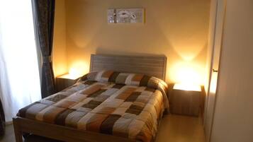 Schreibtisch, kostenloses WLAN