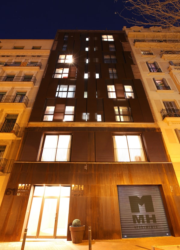 Front of property - evening/night - MH Apartments Urban  (Barcelona)