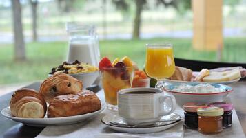 Desayuno buffet todos los días (con cargo)