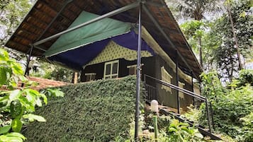 Tenda Mewah | Seprai premium, meja kerja, kedap suara, dan seprai linen