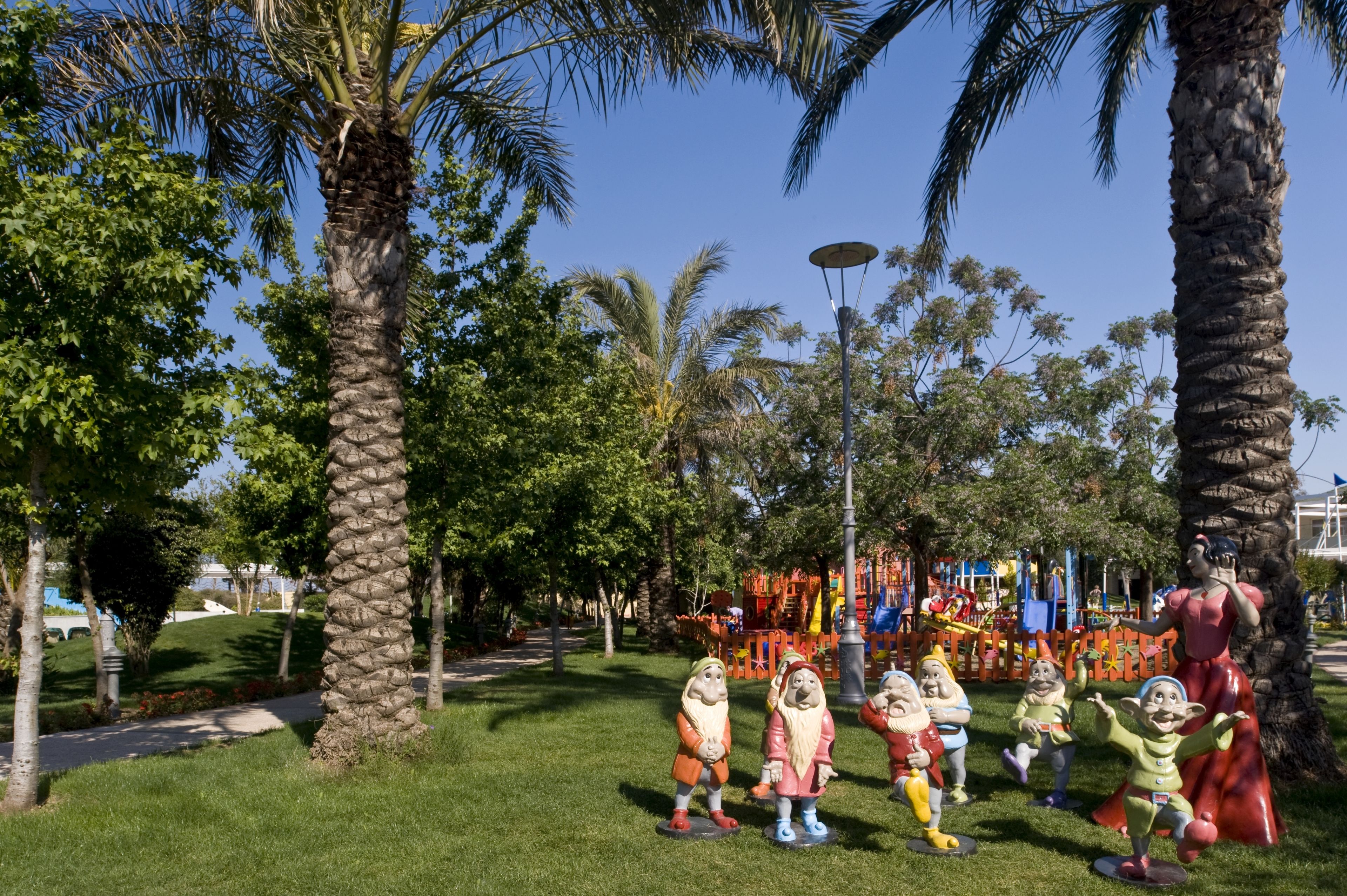 children’s play area – outdoor