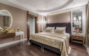 Deluxe-Doppelzimmer, 1 Schlafzimmer, Nichtraucher, eingeschränkter Meerblick | Ausblick vom Zimmer