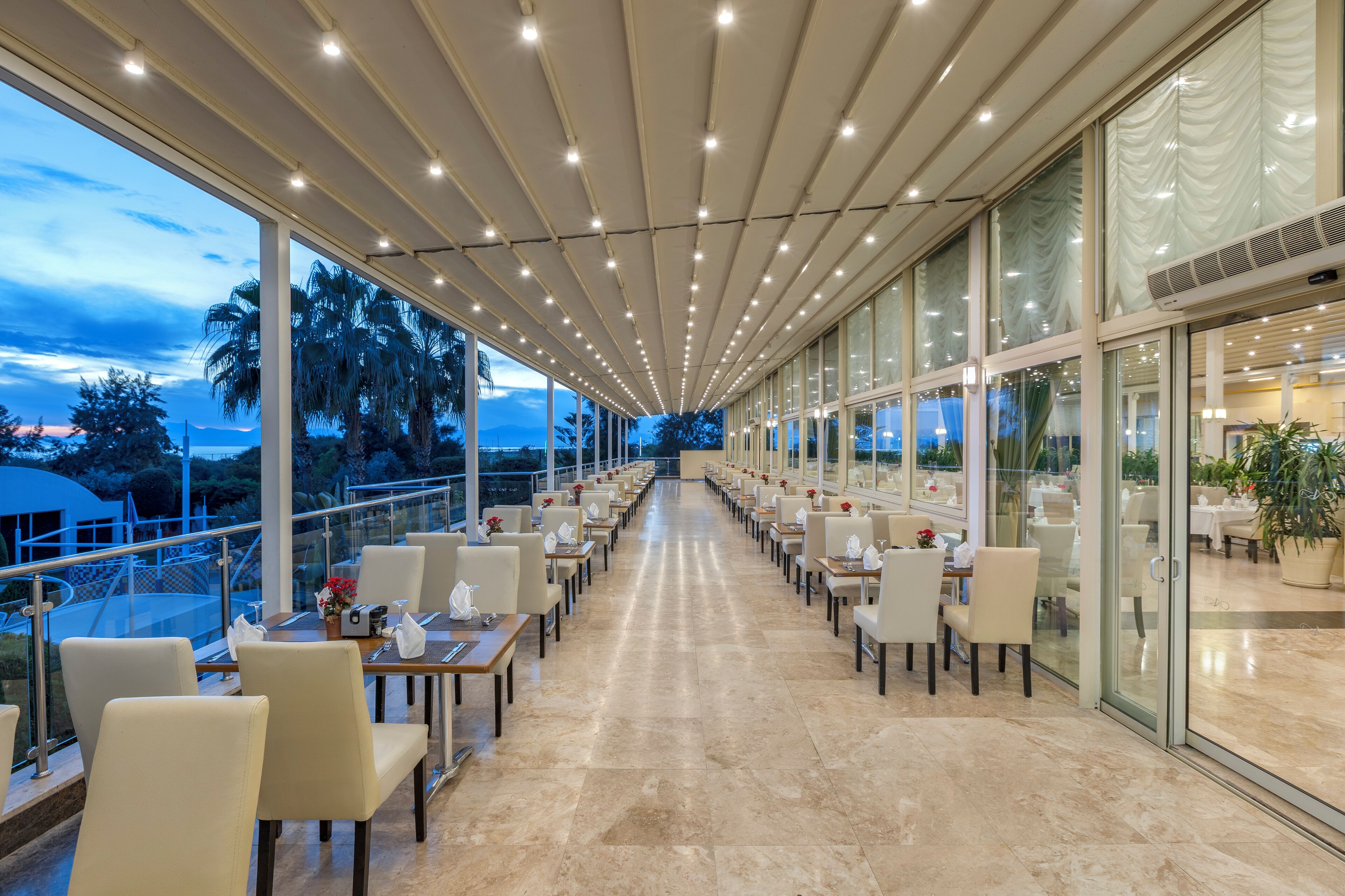 8 restaurants, breakfast, lunch, dinner served; international cuisine