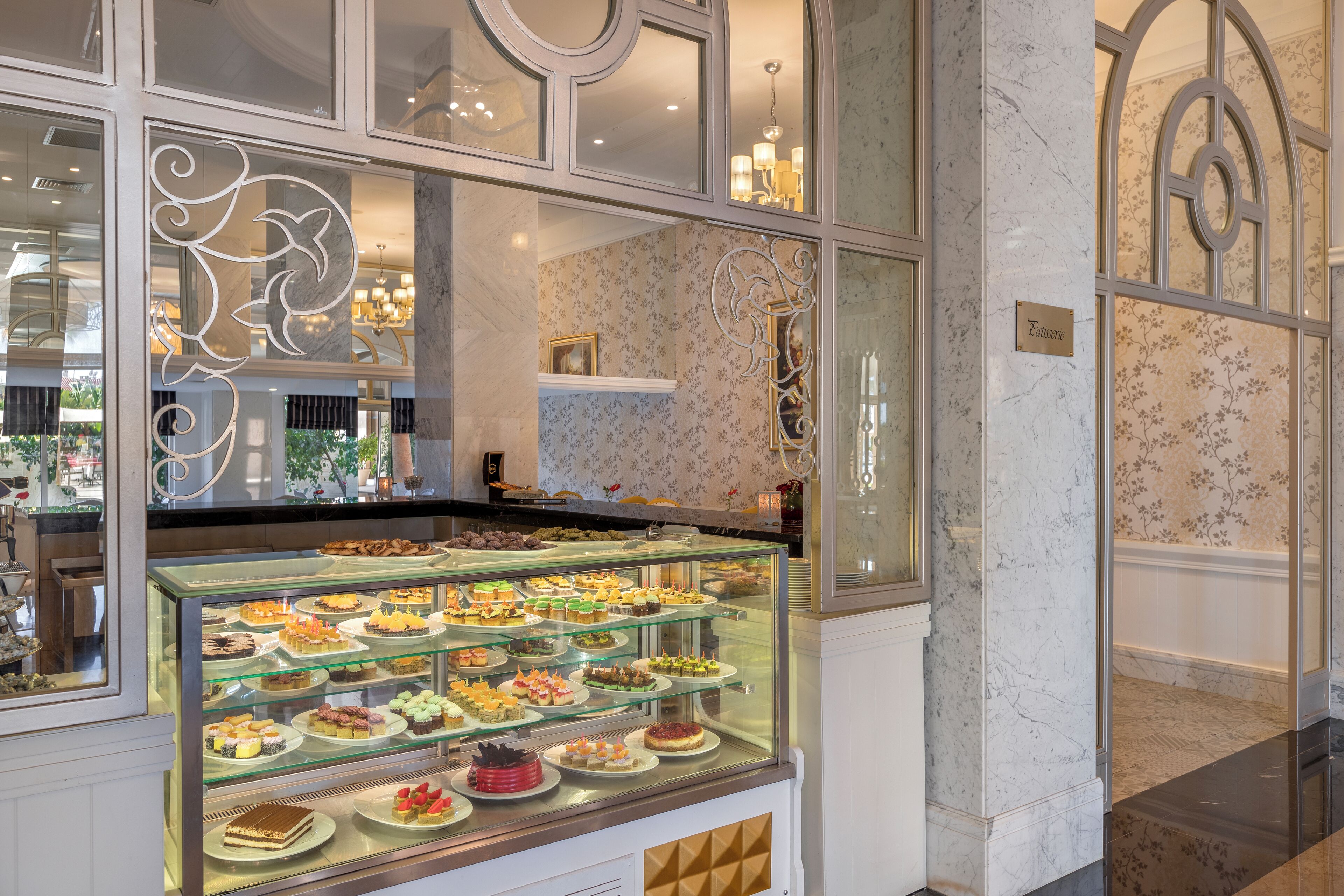 7 bars/lounges, poolside bar, beach bar