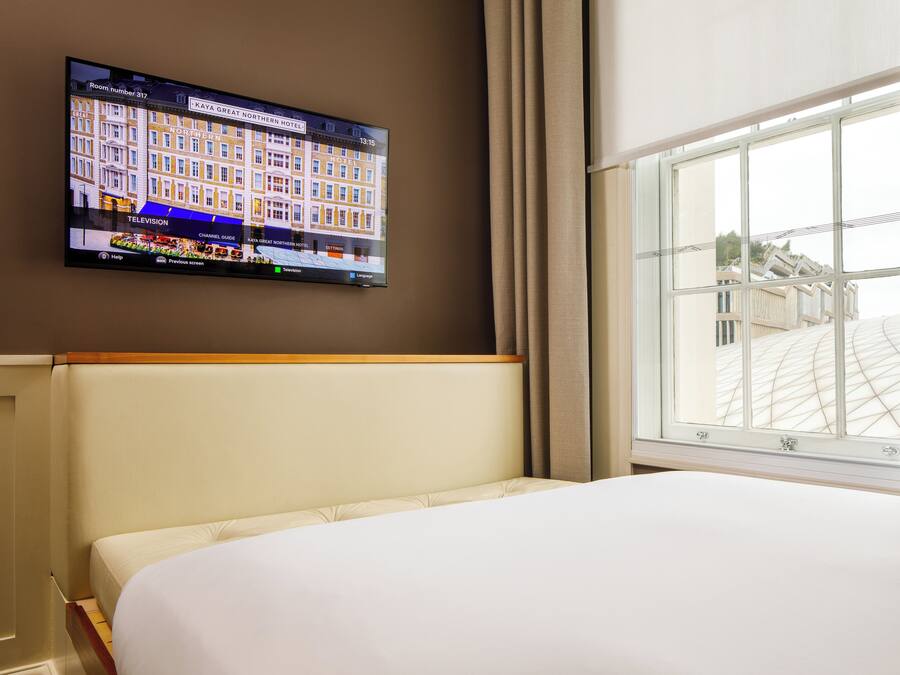 Couchette, Smaller Guest Room, Double | Egyptian cotton sheets, in-room safe, individually decorated