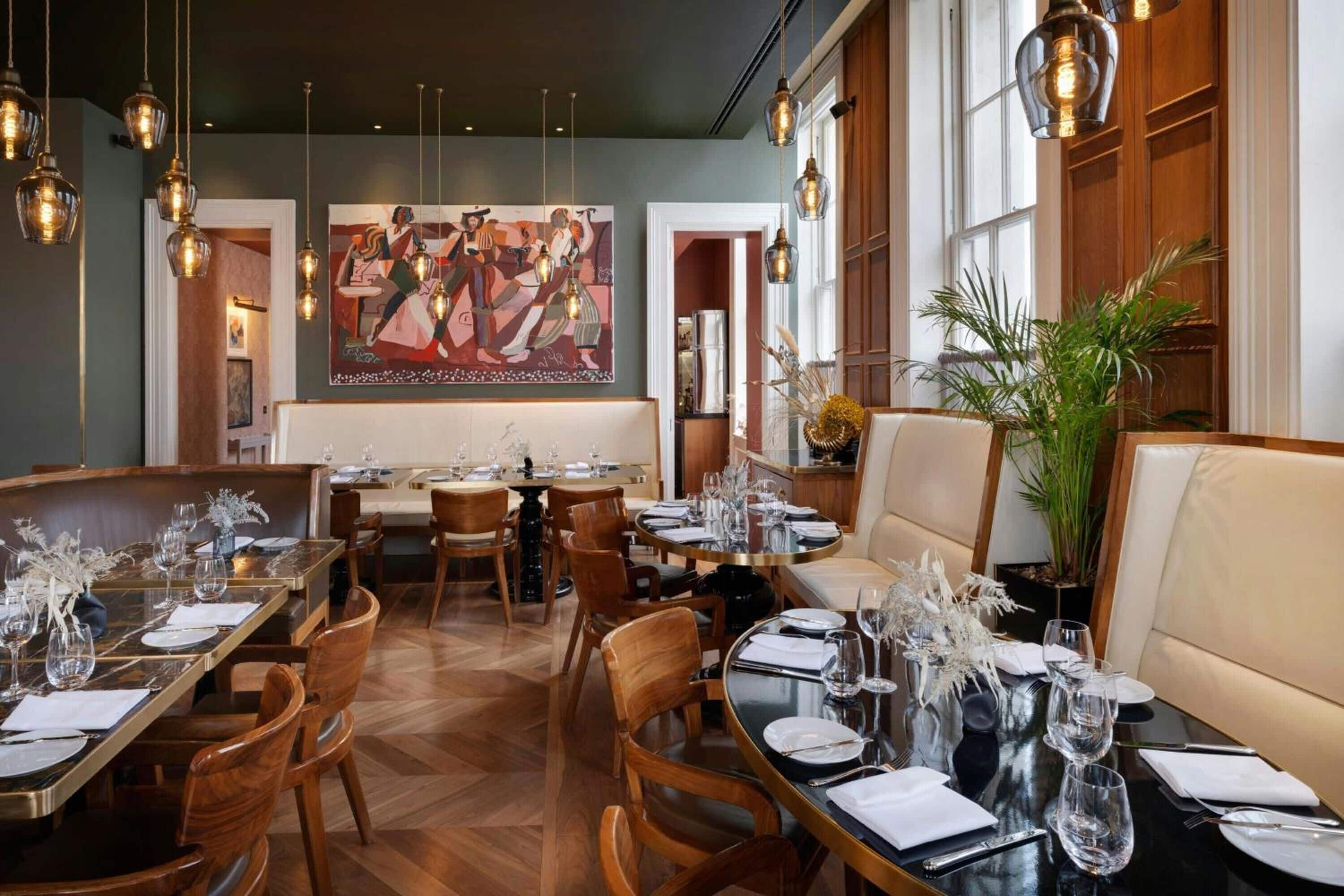 breakfast, lunch, dinner served; british cuisine