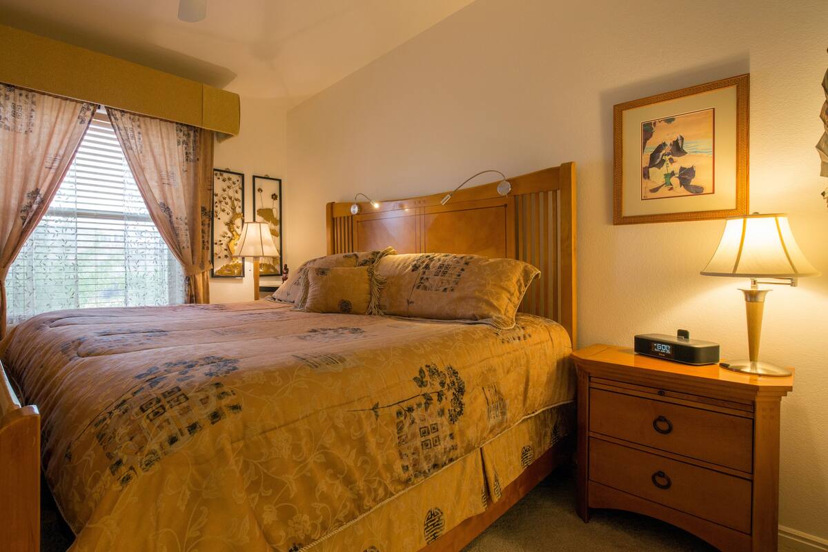 Standard Room, 1 King Bed, Ensuite