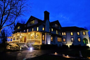 Fasade – kveld/natt