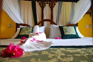 Minibar, safe på rommet, individuelt innredet og skrivebord