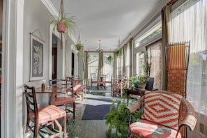 Dining - Prairie Guest House (Fishers)