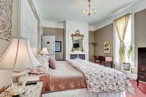 Ropa de cama de alta calidad y tabla de planchar con plancha 