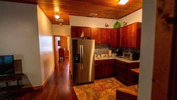 Studio Suite, 1 Bedroom (Adults Only) | Private kitchen | Coffee/tea maker