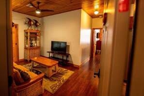 Studio Suite, 1 Bedroom (Adults Only) | Living area | TV - Jensen Beach Inn (Jensen Beach)