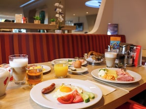 Päivittäinen buffetaamiainen maksusta