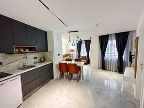 Family Apart ,1 Bedroom | Living area