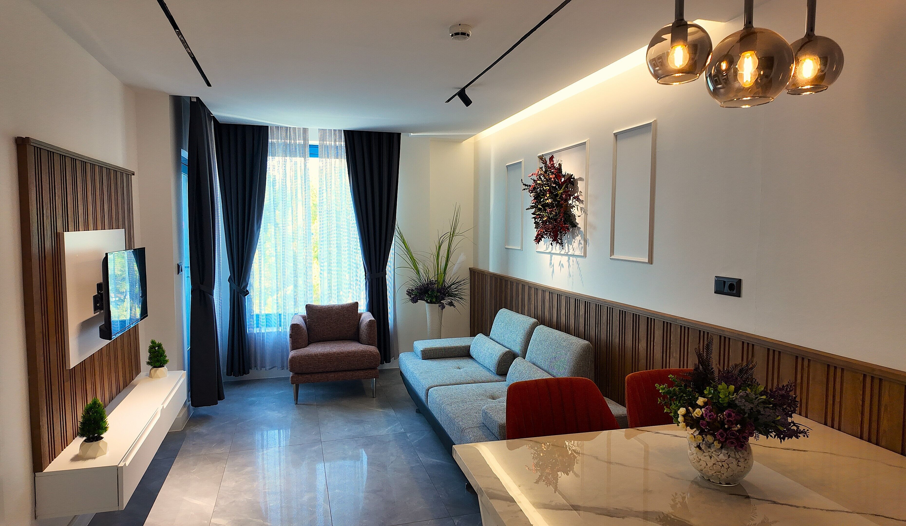 37-cm TV with satellite channels