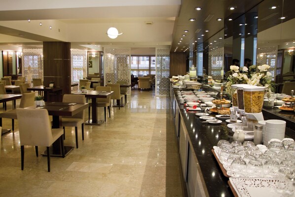 Desayuno buffet incluido todos los días