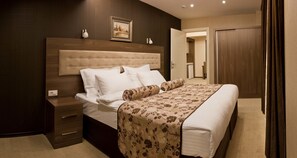 Suite estándar | Minibar, escritorio, insonorización y camas extra 