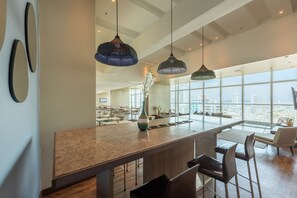 Business center - Hampton By Hilton Cartagena (Cartagena)