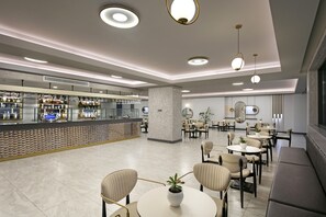 Lobby - Mövenpick Resort Antalya Tekirova (Kemer)