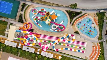 Children’s play area – outdoor
