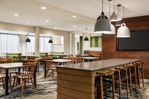 Petit déjeuner buffet compris