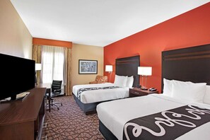 Premium bedding, pillow-top beds, desk, iron/ironing board - La Quinta Inn & Suites by Wyndham Pecos (Pecos)