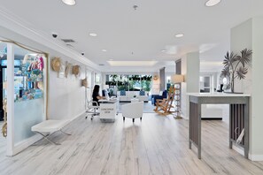 Lobby - Holiday Inn Resort Grand Cayman by IHG (West Bay)