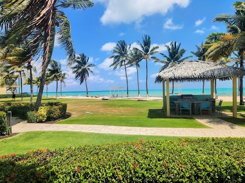 Holiday Inn Resort Grand Cayman by IHG