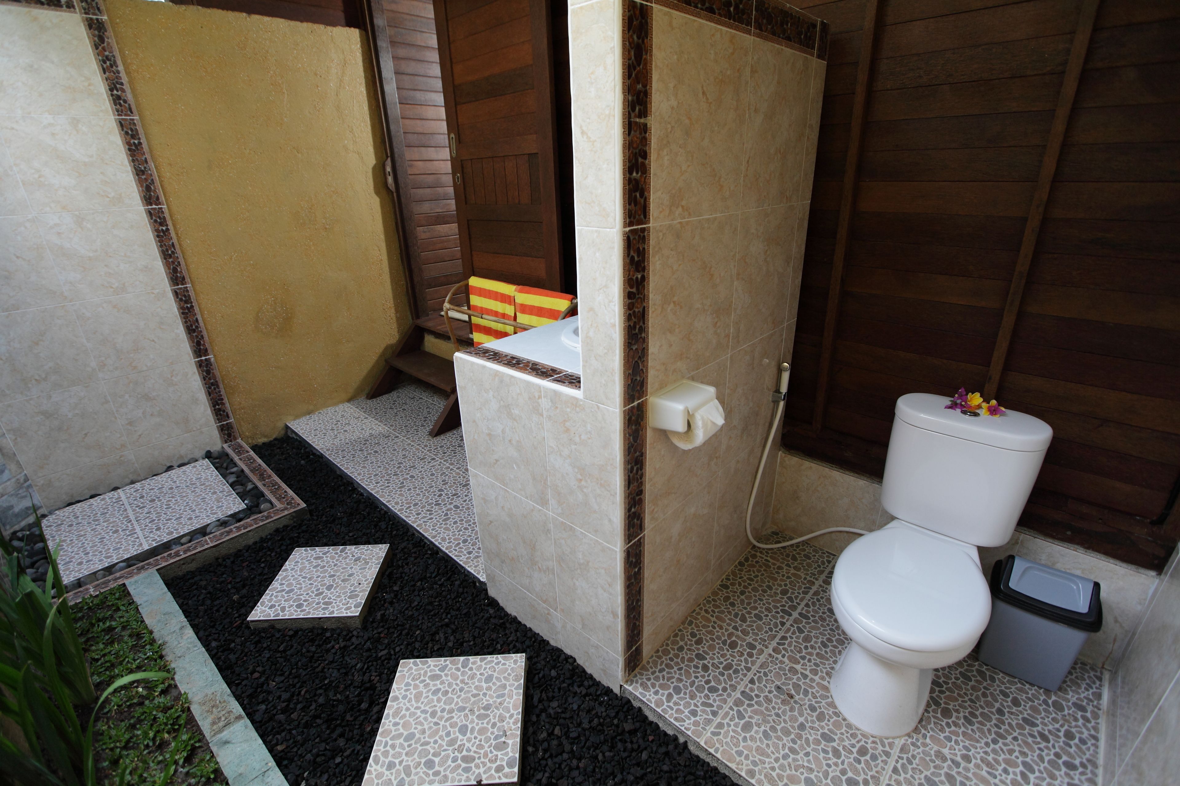 deluxe room | bathroom | shower, hair dryer, bathrobes, slippers