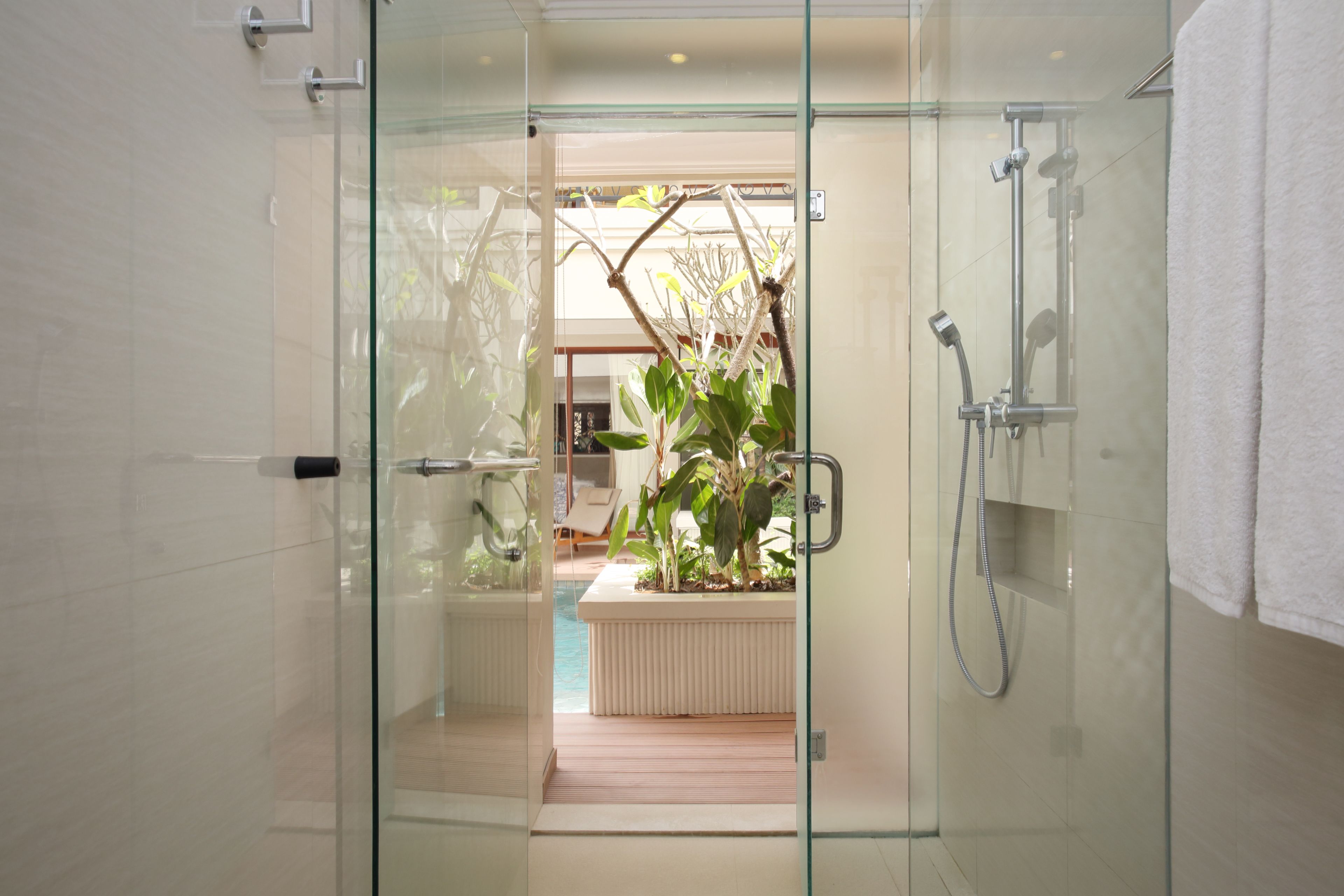 lagoon access | bathroom | shower, rainfall showerhead, free toiletries, hair dryer