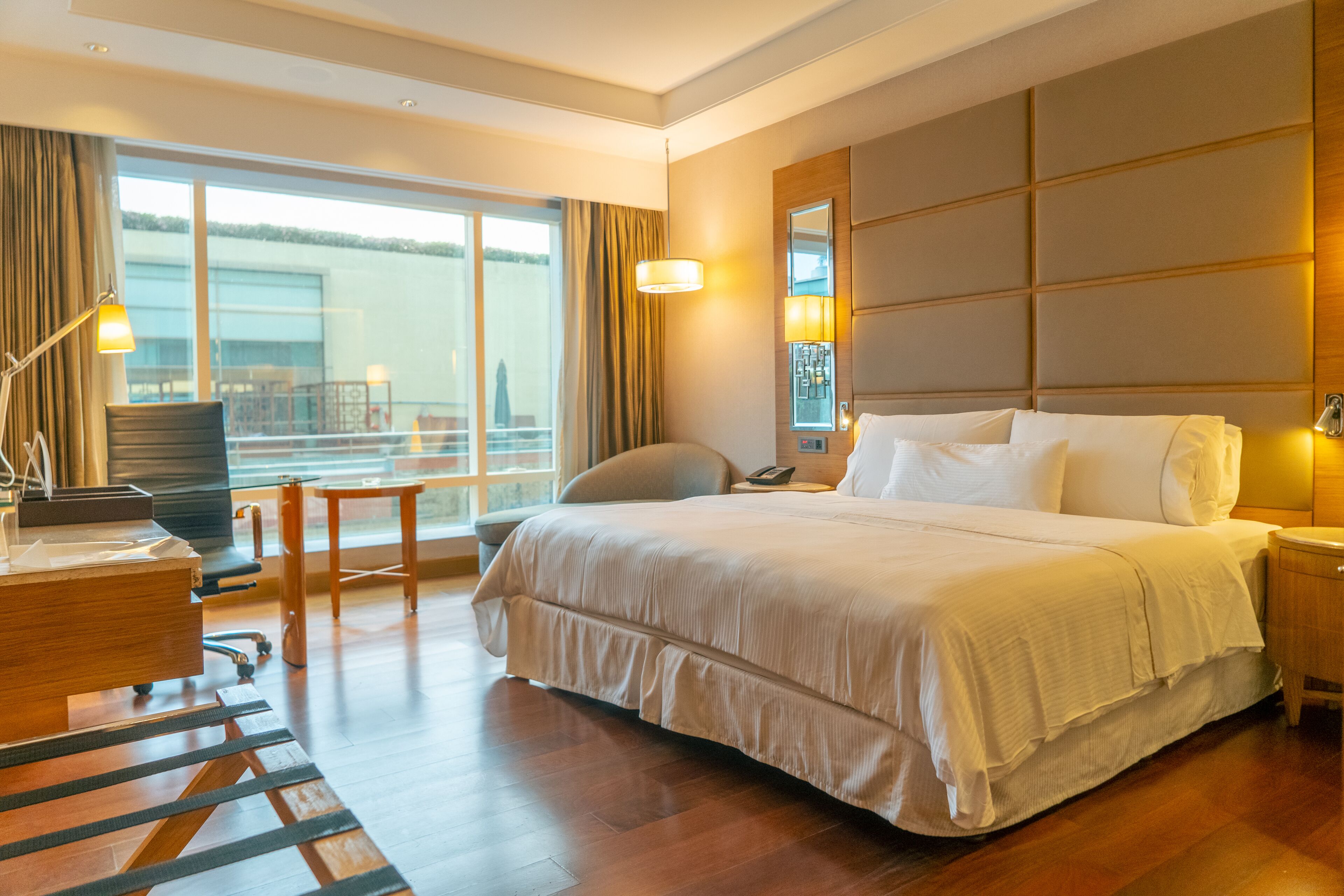premium bedding, pillow-top beds, minibar, in-room safe