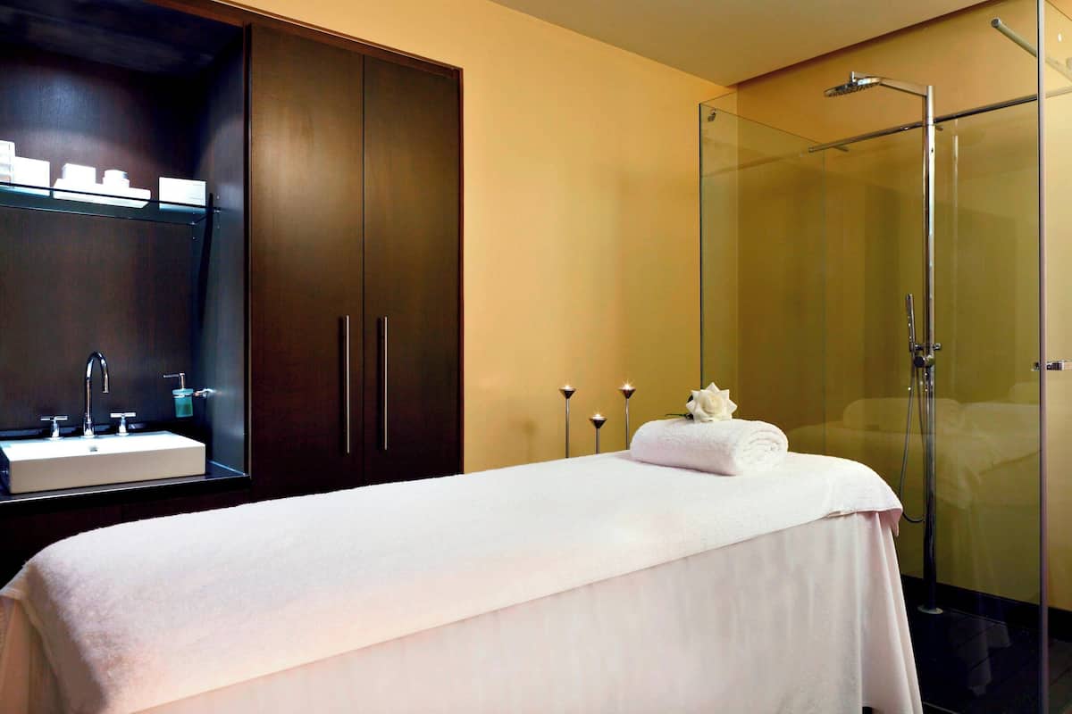 couples treatment room(s), sauna, steam room, body treatments