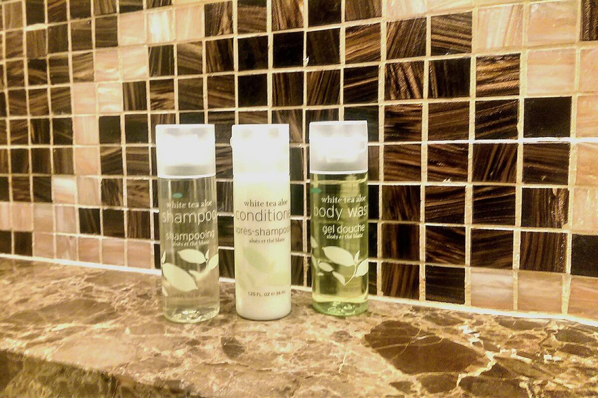 separate bathtub and shower, spring water bathtub, rainfall showerhead