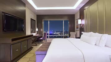 Premium bedding, pillow-top beds, minibar, in-room safe