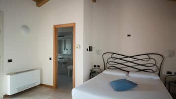 Chambre Triple Supérieure, balcon, vue montagne